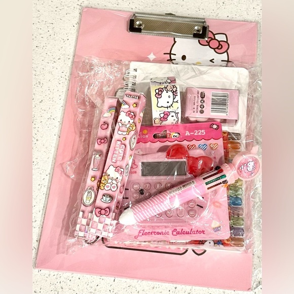 Hello Kitty Clipboard Bundle deal with free small Hello Kitty - Picture 2 of 4
